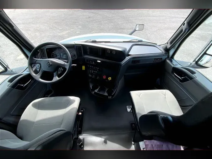 2023 INT LT625 6x4
