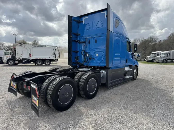 2022 Freightliner Cascadia