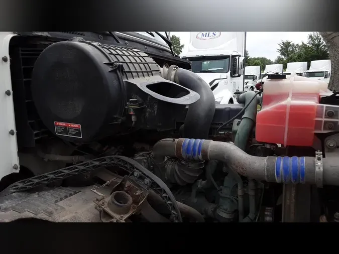 2018 Volvo VNL300