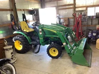 2007 John Deere 2320