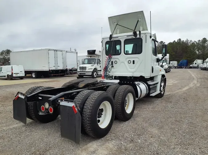 2018 FREIGHTLINER/MERCEDES CASCADIA 125