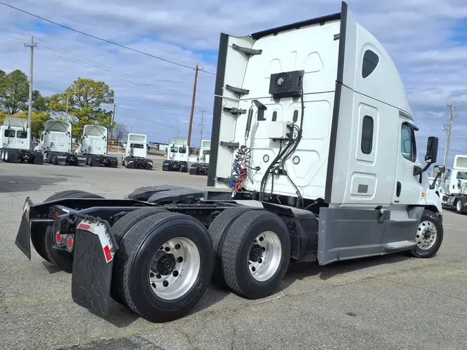 2020 FREIGHTLINER/MERCEDES CASCADIA 125
