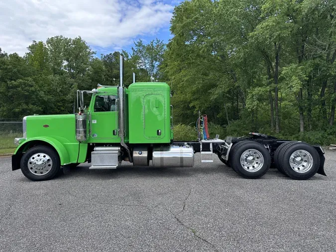 2021 Peterbilt 389