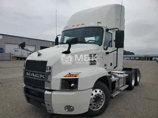 2021 MACK Anthem AN64T