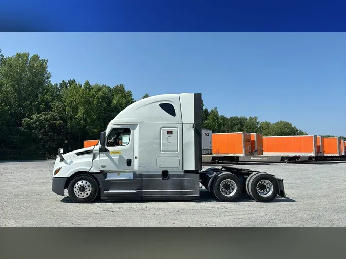 2023 Freightliner Cascadia 1265be2f88506a4659f24772a76112d3d8e