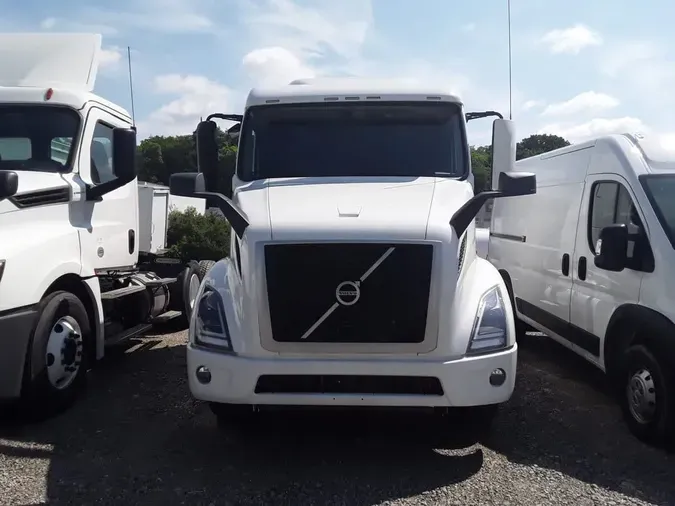 2020 VOLVO VNR64T-640