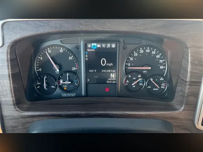 2022 WESTERN STAR 4900