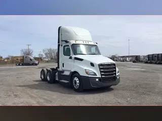 2020 Freightliner Cascadia 126