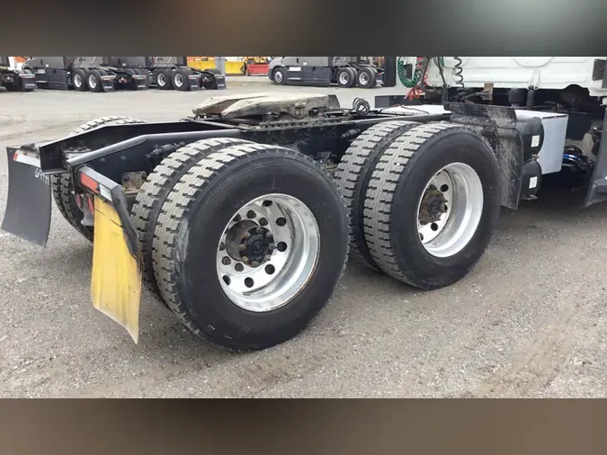 2019 Freightliner Cascadia 126