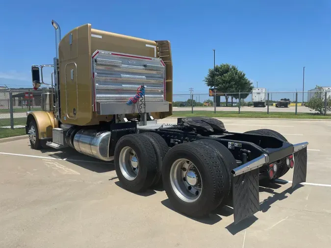 2019 Peterbilt 389