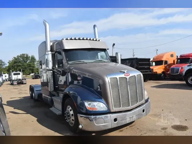 2017 PETERBILT 579