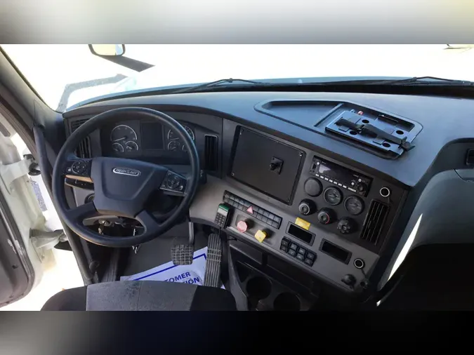 2021 Freightliner Cascadia 126