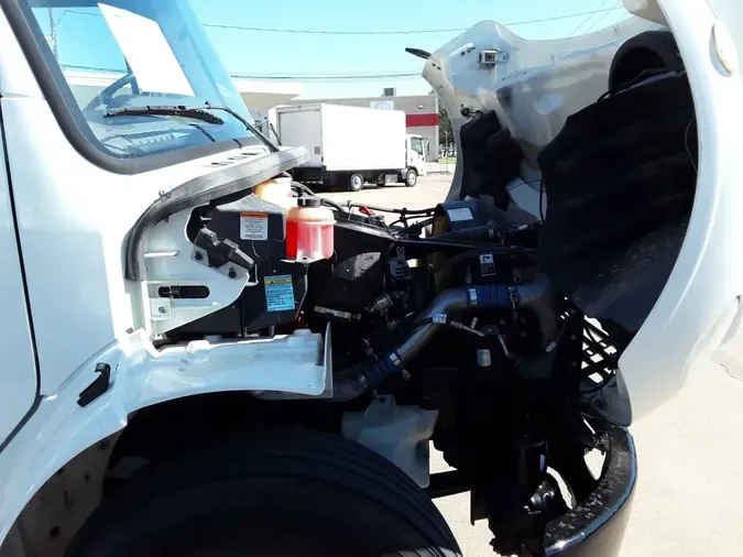 2018 FREIGHTLINER M2 106