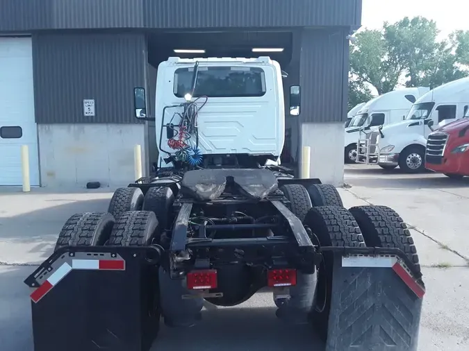 2019 NAVISTAR INTERNATIONAL LT625 DAYCAB T/A