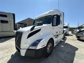 2019 VOLVO VNL760