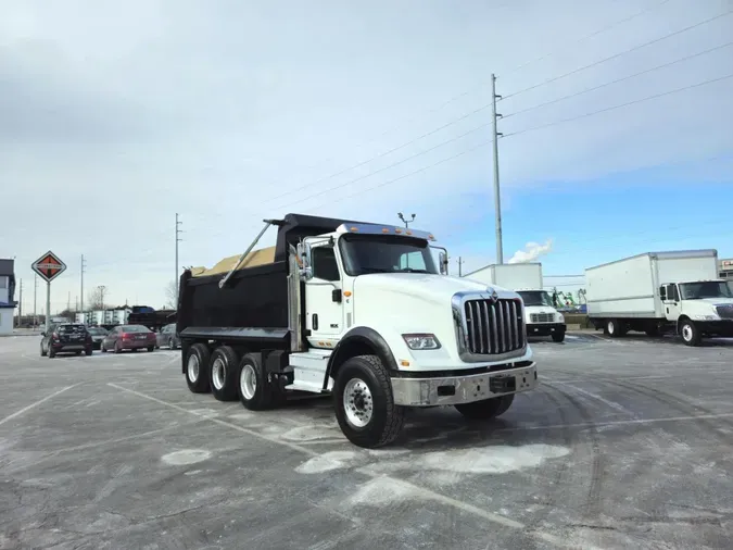 2019 International HX620