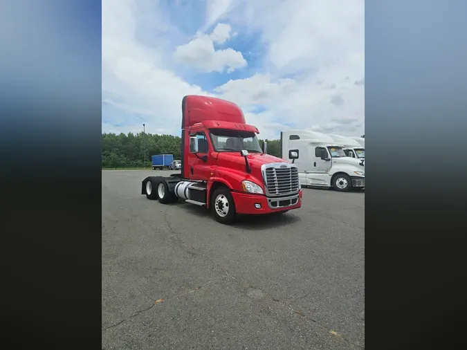 2018 FREIGHTLINER/MERCEDES CASCADIA 125