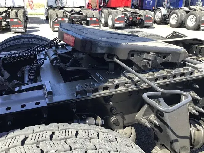 2022 INTERNATIONAL LT625