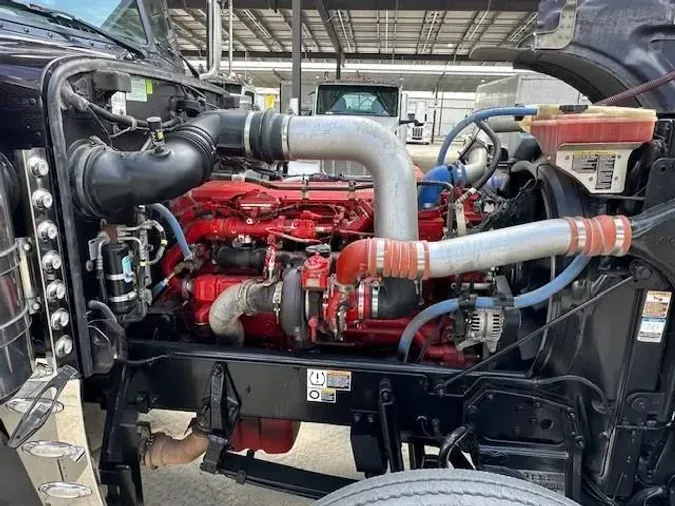 2022 Peterbilt 389