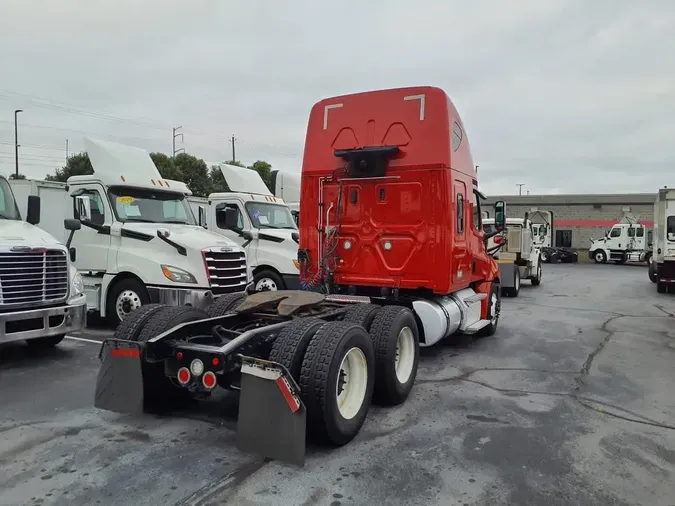 2019 FREIGHTLINER NEW CASCADIA PX12664