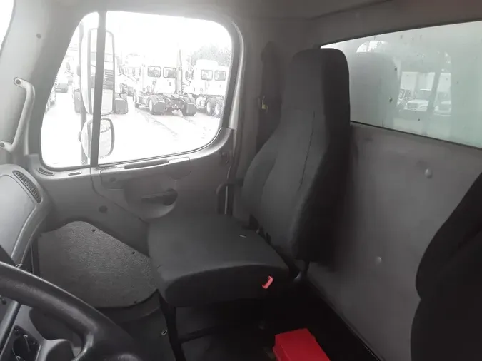 2018 FREIGHTLINER/MERCEDES M2 106
