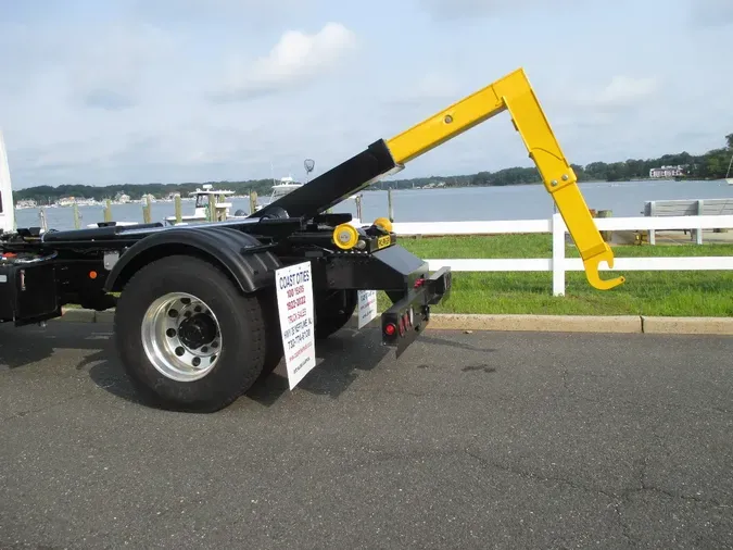 2017 INTERNATIONAL 4300