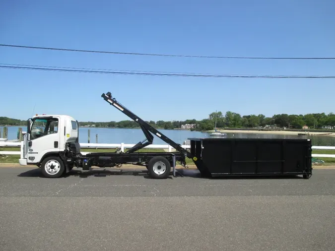 2014 ISUZU NRR