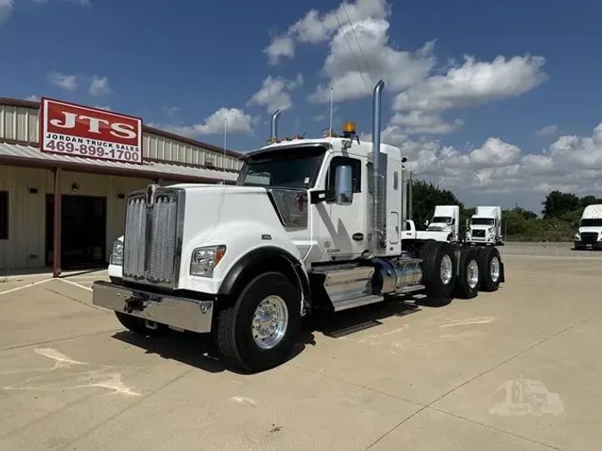 2020 KENWORTH W990