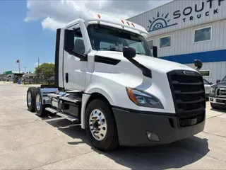 2020 Freightliner Cascadia 126