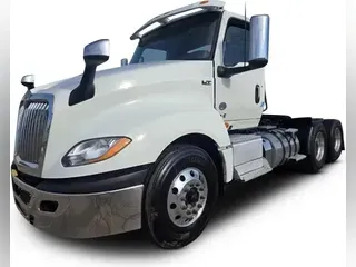 2022 International LT625