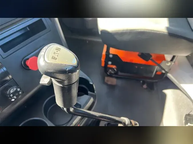 2018 INTERNATIONAL RH613