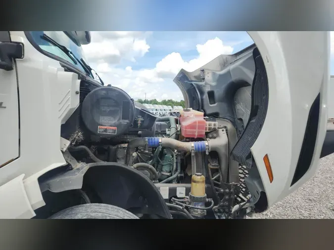 2019 Volvo VNL300