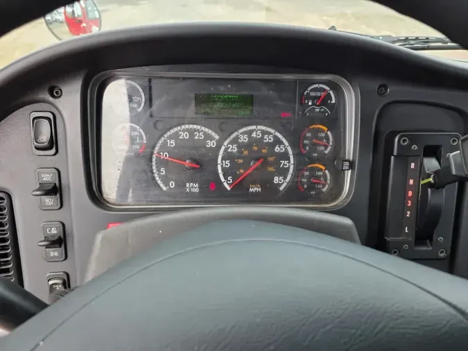 2018 FREIGHTLINER M2 106