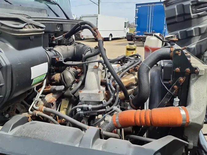 2016 HINO 338