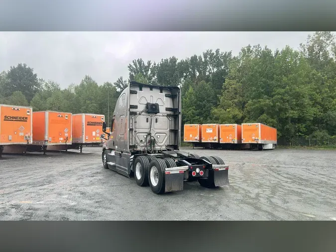 2023 Freightliner Cascadia 126