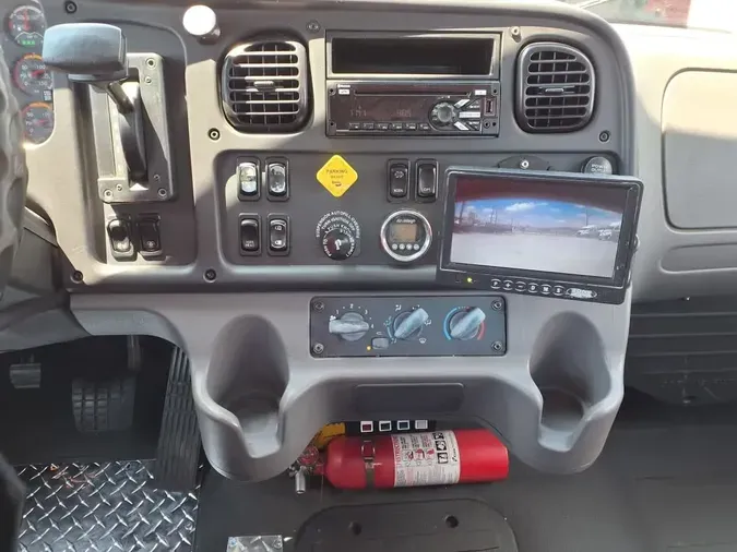 2018 FREIGHTLINER/MERCEDES M2 1065c32e0b659e1edcae1360fc4d27185a3