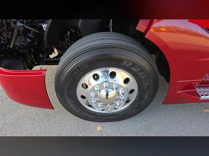 2022 VOLVO VNL64T300