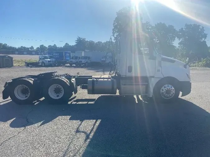 2019 Freightliner T12664ST