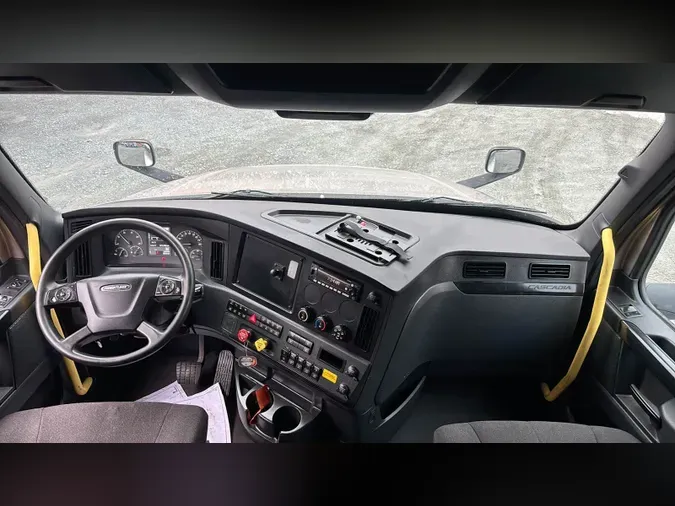 2023 Freightliner Cascadia 126