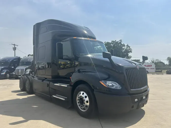 2022 International LT625