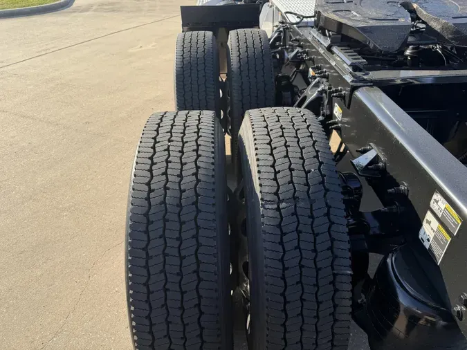 2023 Peterbilt 567