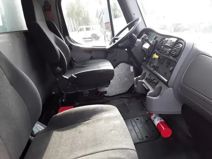 2018 FREIGHTLINER M2 106