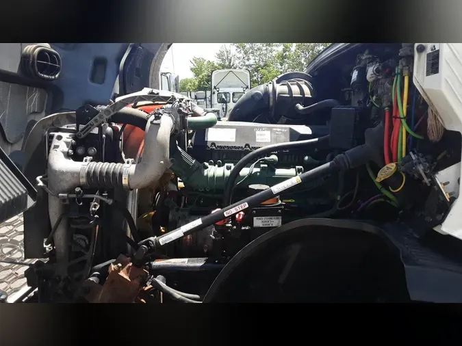 2020 Volvo VNL3005c44db0ee4cca676c5ae06e6f3f562f6