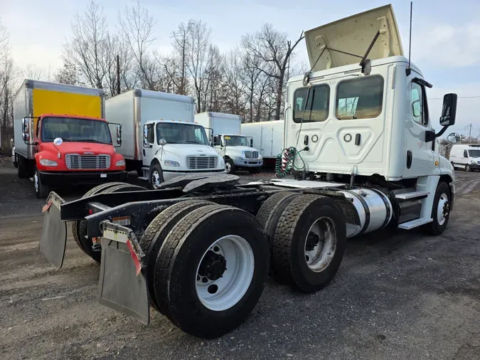 2018 FREIGHTLINER/MERCEDES CASCADIA 125