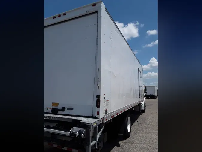2018 FREIGHTLINER M2 106