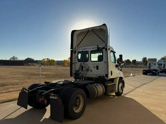 2017 FREIGHTLINER/MERCEDES CASCADIA 1135c54ac18e2a58bb0396857ecd7c320e8