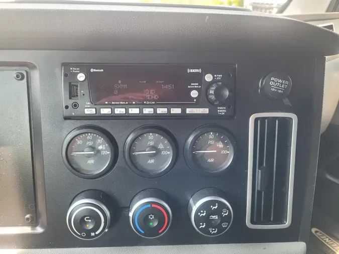 2023 Freightliner Cascadia