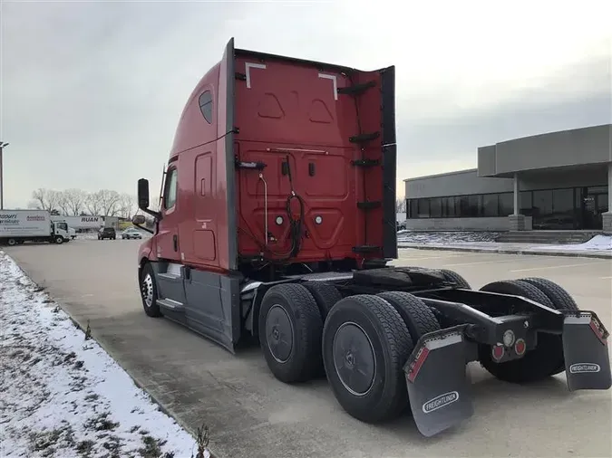 2021 FREIGHTLINER CA126