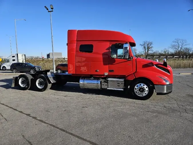 2020 VOLVO VNL64T740