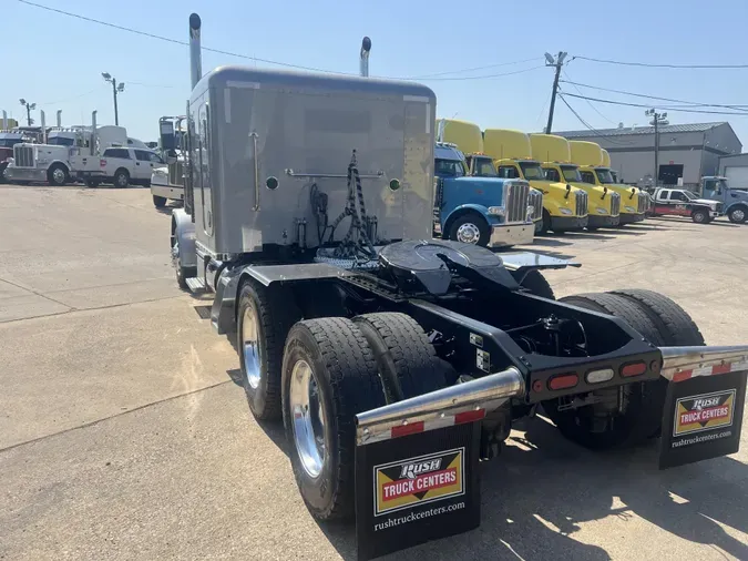 2021 Peterbilt 389